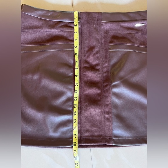 Marc New York Burgundy Velvet Faux Leather mini  Skirt XL  polyester spandex - Picture 8 of 16
